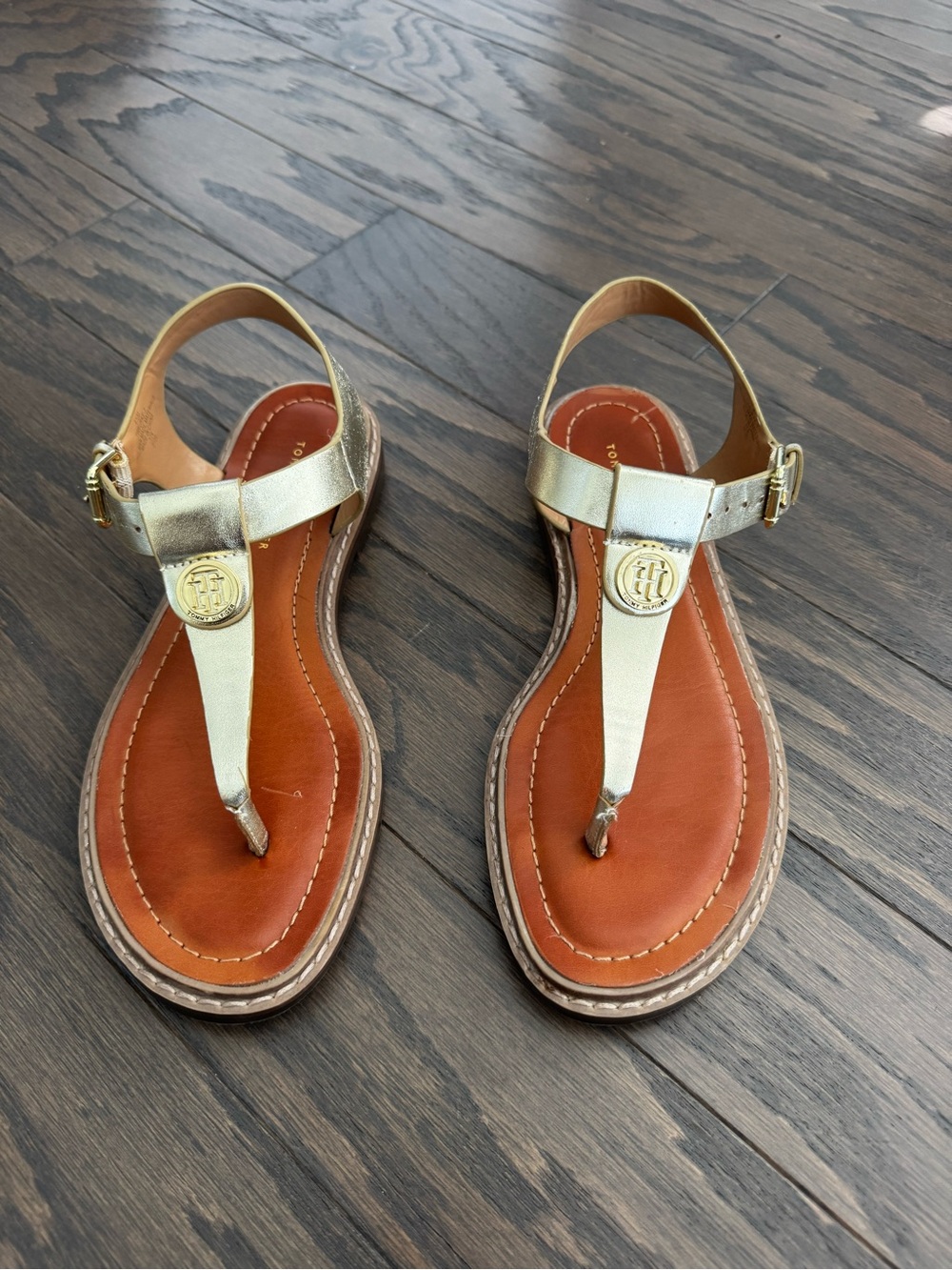 Tommy Hilfiger Women’s Gold Thong Sandals - Sz 6.5